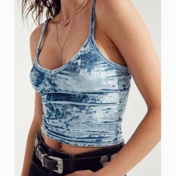 Forever 21 Tops - Forever 21 Blue Velvet Crop Top Tank Women's Small